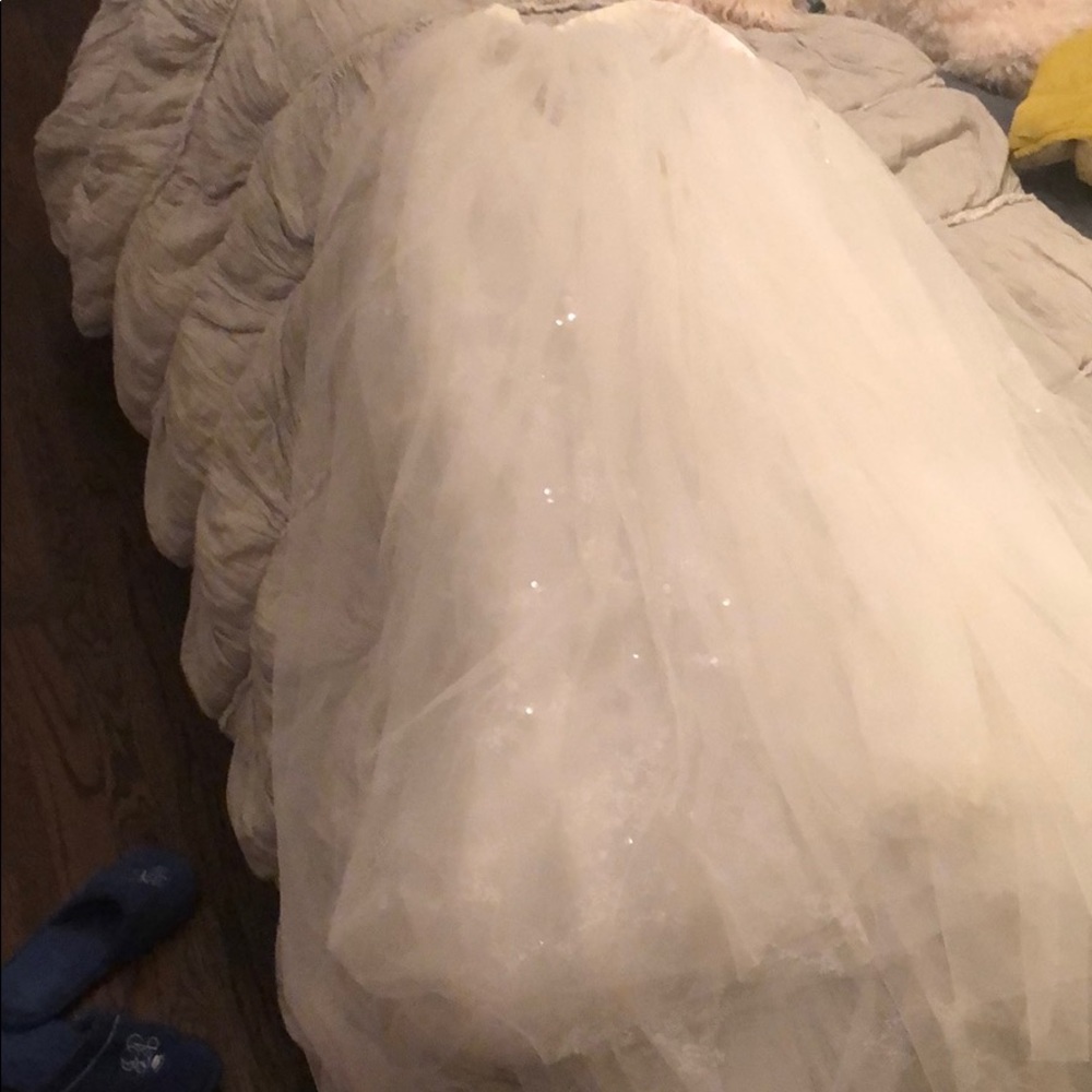 Vera wang wedding overskirt, size 14